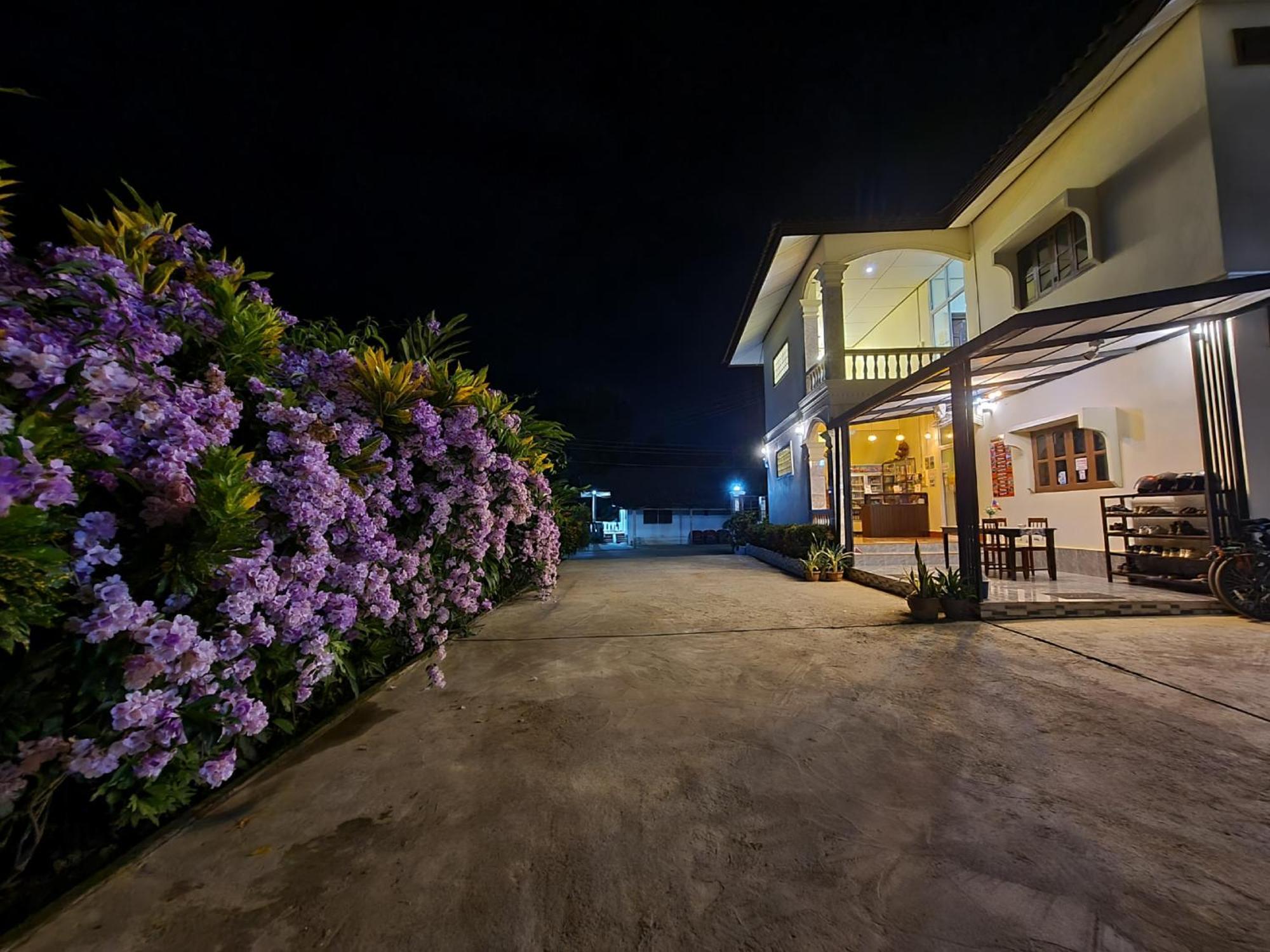 Saphaothong Guesthouse Vangviang Kültér fotó